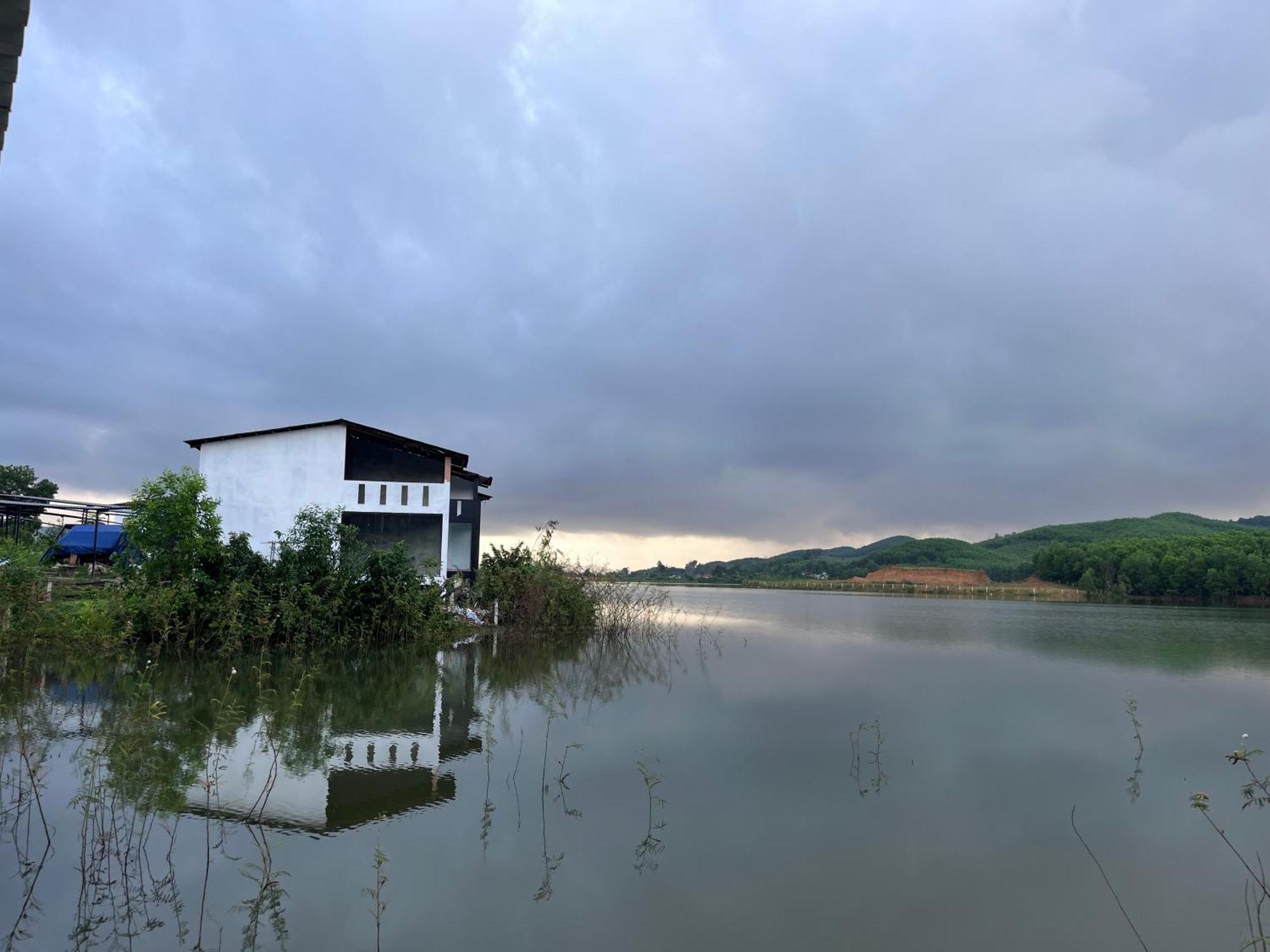 Nguyen Shack Retreat Resort Фонгня Екстер'єр фото