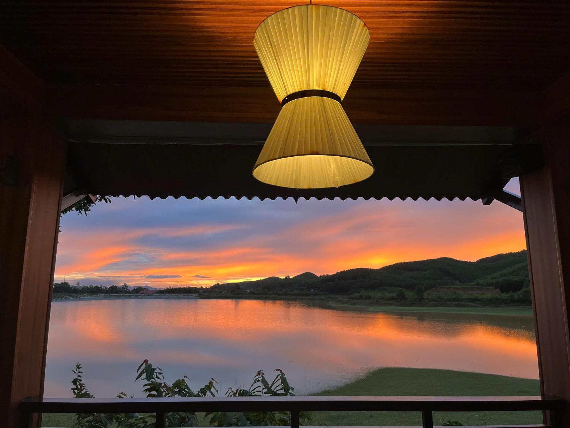 Nguyen Shack Retreat Resort Фонгня Екстер'єр фото